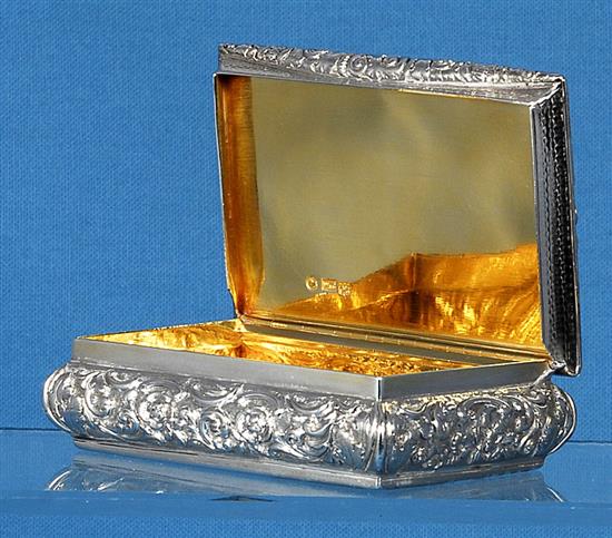 An early Victorian engine turned silver snuff box, by Wheeler & Cronin, Length: 105mm. 7.2oz/226 grams.Weight: 8oz/226grms
